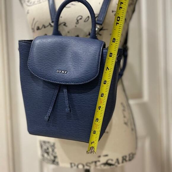DKNY MINI BACKPACK CROSSBODY BAG LEATHER NAVY BLUE VERSATILE AESTHETIC - Picture 5 of 12